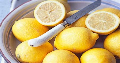 Handpicked Perfection: Mastering the Art of Selecting the Juiciest Lemons Straight From Your Garden