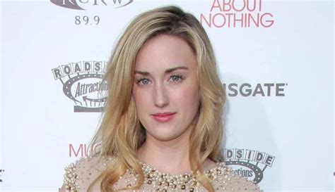 Height and Figure: Ashley Johnson's Physical Appearance