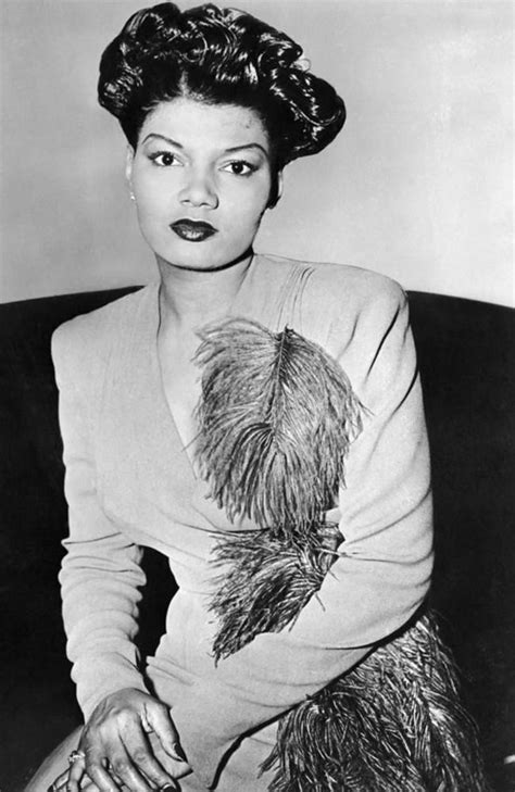 Height of Pearl Bailey