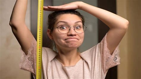 Her Stature: A Look at Bibi's Vertical Measurement