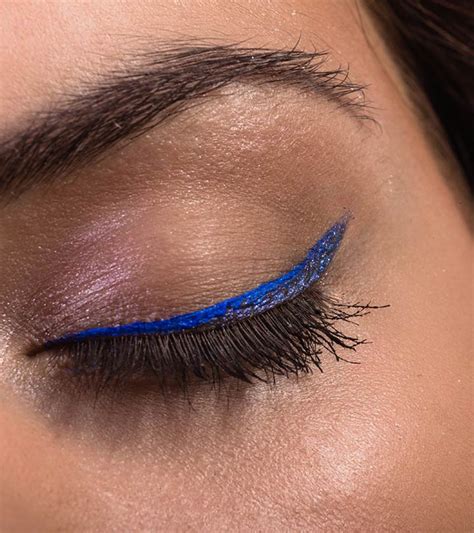 Highlighting Your Features: Enhancing your Makeup Style with Blue Eyeliner