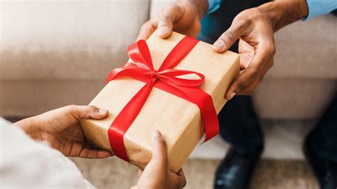 Historical and Cultural Perspectives on Visions of Receiving Presents from the Departed