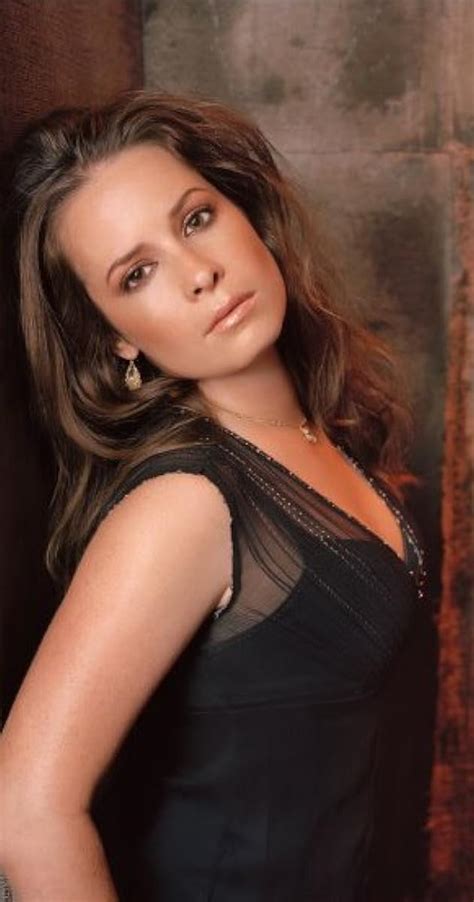 Holly Marie Combs Bio