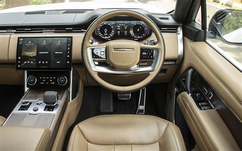 Indulge in Unparalleled Relaxation and Flexibility: Discovering Range Rover's Interior Features