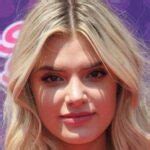 Insights into Alissa Violet's Personal Life