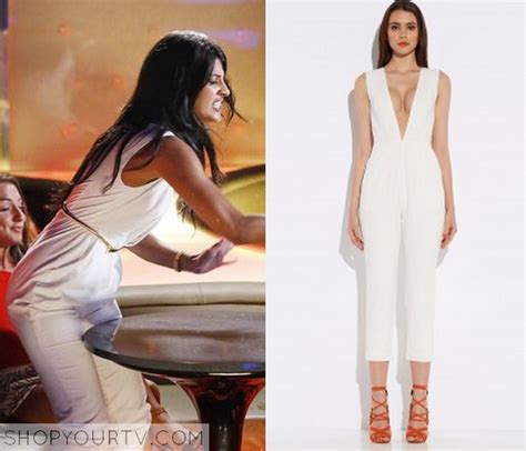 Jasmine Walia's Fashion Style: Iconic Looks and Trends