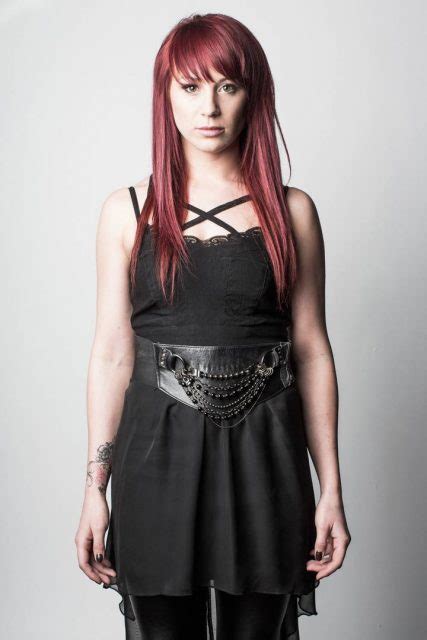 Jen Ledger Height and Personal Life