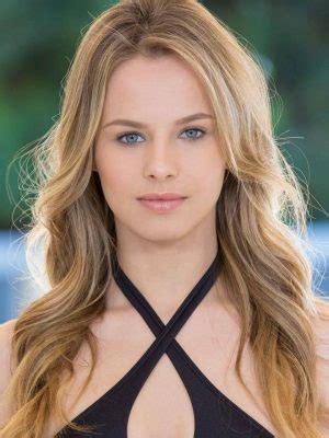 Jillian Janson: Height, Figure, and Personal Style