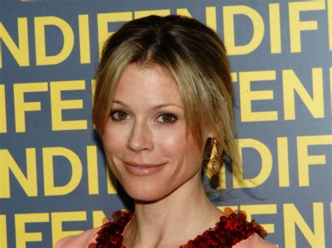 Julie Bowen's Background and Educational Background