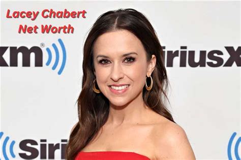 Lacey Chabert Height and Figure