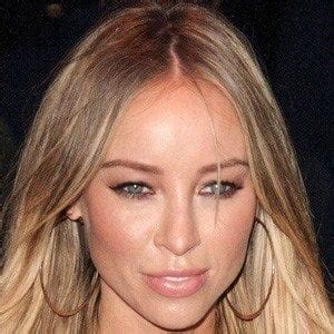 Lauren Pope - Biography and Early Life