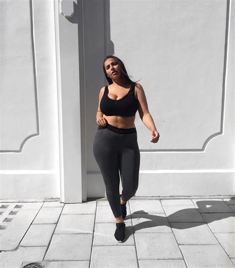 Lifestyle and Fitness Routine of Jada Sezer