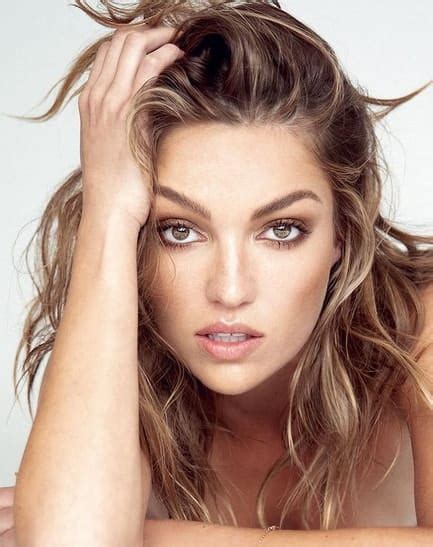 Lili Simmons: Personal Life and Relationships