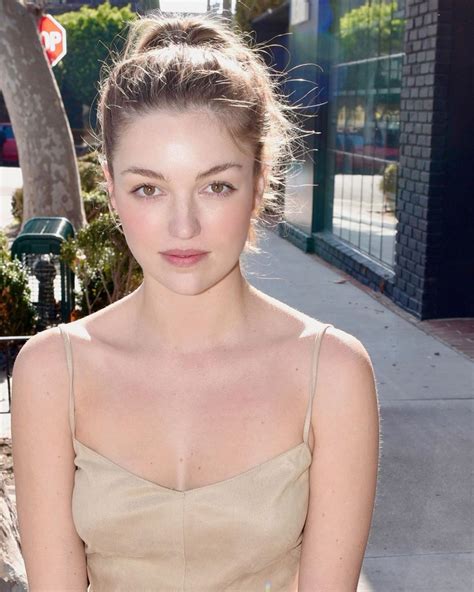 Lili Simmons: Social Media Presence