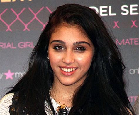 Lourdes Leon Biography: The Early Years