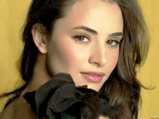 Mia Maestro Biography: Early Life and Education