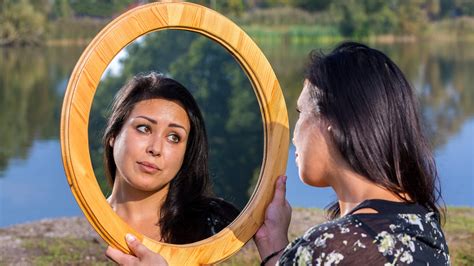 Mirror Gazing Connection: Meditation and Mindfulness