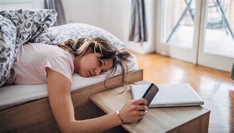 Physical Health and Dream Fatigue: The Link Between Wellbeing and Tiredness in Sleep