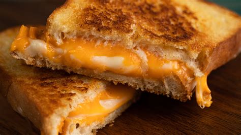 Pushing the Boundaries: Unconventional Ingredients That Take Grilled Cheese to New Heights