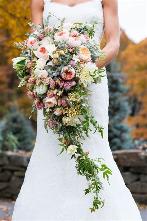 Rustic and Romantic: Nature-Inspired Wedding Bouquet Ideas