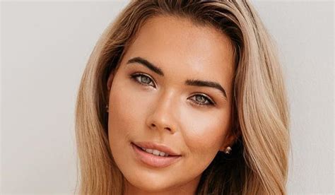 Sandra Kubicka: Early Life and Education