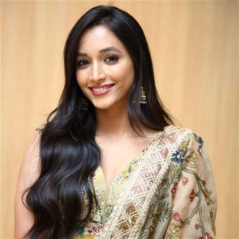 Srinidhi Shetty Age, Height, Figure, Net Worth: All You Need to Know!