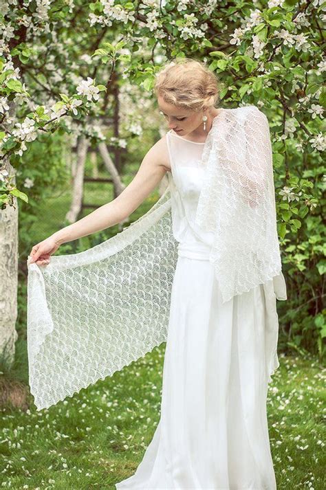 Tapping into Serenity: Exploring the Calming Effect of Ivory Shawls