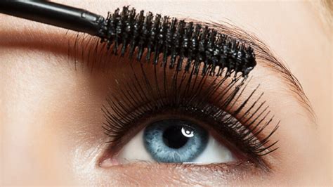 The Advantages of Waterproof Mascara