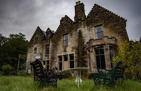 The Enigmatic Past of the Deserted Manor