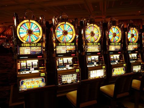 The Fundamentals of Slot Machines: Understanding the Mechanics and Odds