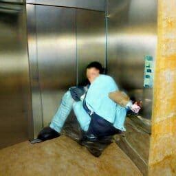 The Impact of Personal Experiences on Dreams Involving Elevator Accidents