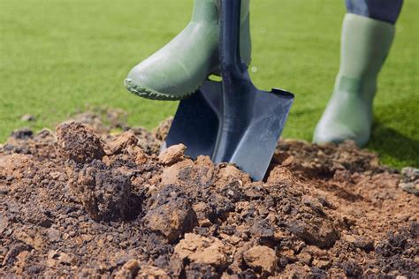 The Obstacles of Cultivating in Clay-like Terrain