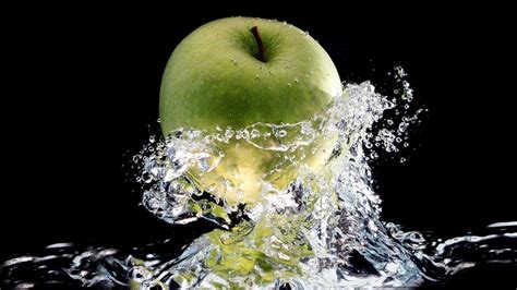 The Refreshing Power of Apple Water