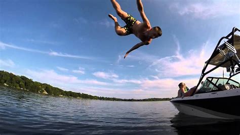 The Thrill of Boat Flipping: Embark on an Exciting Adventure