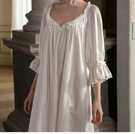 Timeless Beauty: Vintage-Inspired Nightgowns for a Touch of Romantic Nostalgia