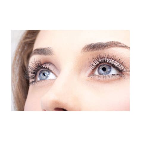 Understanding the Causes, Solutions, and Prevention of Eyelash Loss