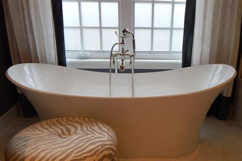 Understanding the Psychological Significance of Dreaming About a Brimming Bathtub