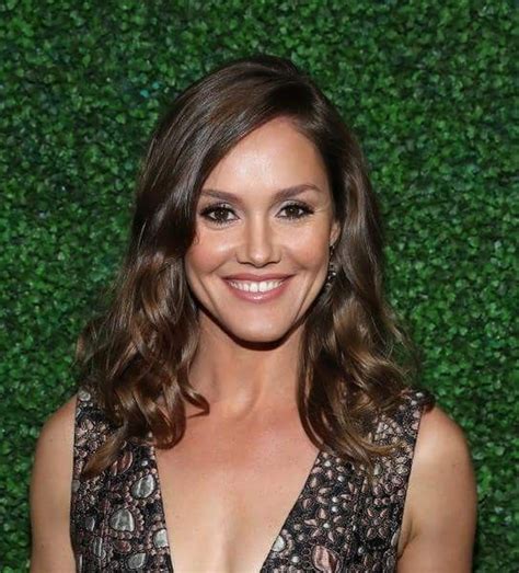 Unveiling Erinn Hayes' Net Worth and Success