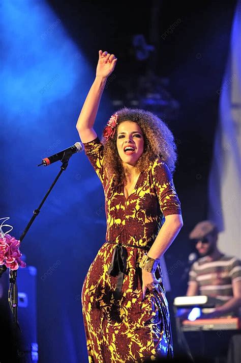 Vanessa Da Mata: Early Life and Background