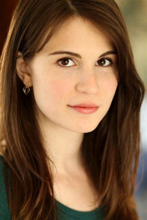 Who is Amelia Rose? Discover her background