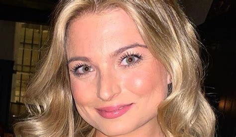 Zara Holland: Early Life and Career