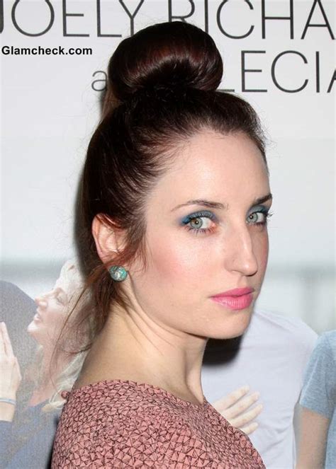 Zoe Lister Jones: Early Life and Education