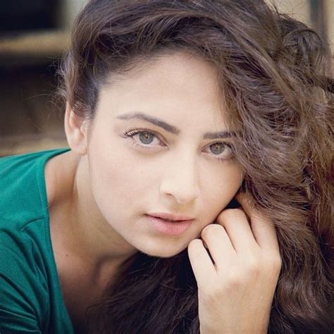 Zoya Afroz: Early Life and Childhood